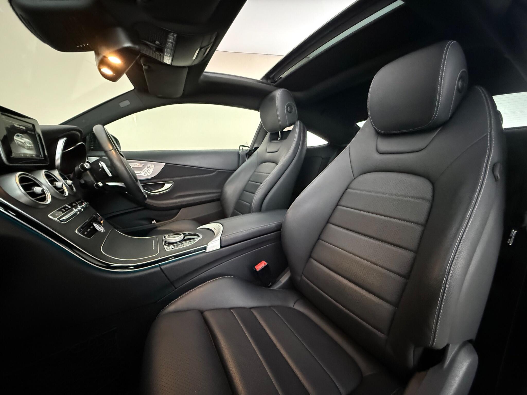 Mercedes-Benz C-Class view 31