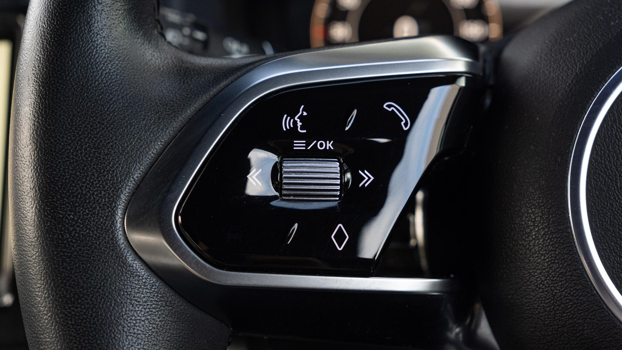 Jaguar Xe view 34