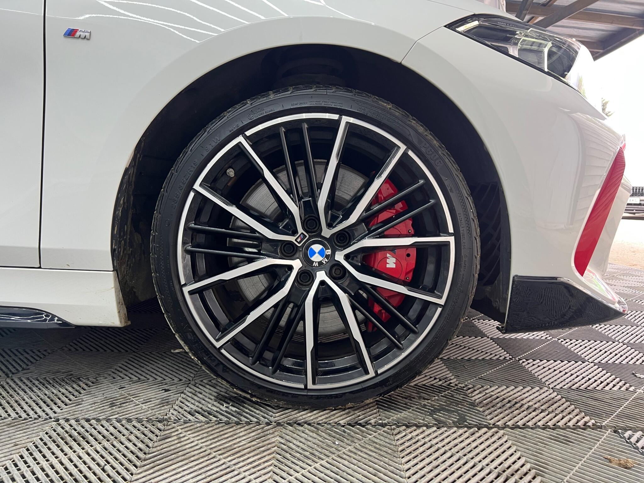 BMW 1 Series view 36