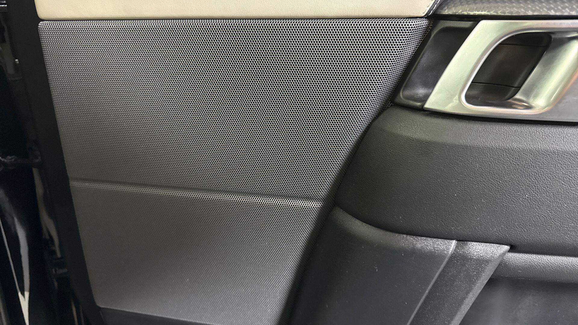 Land Rover Range Rover Sport view 23