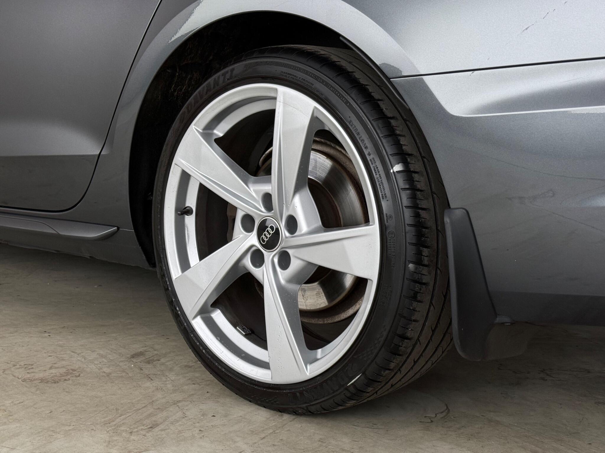 Audi A4 view 8