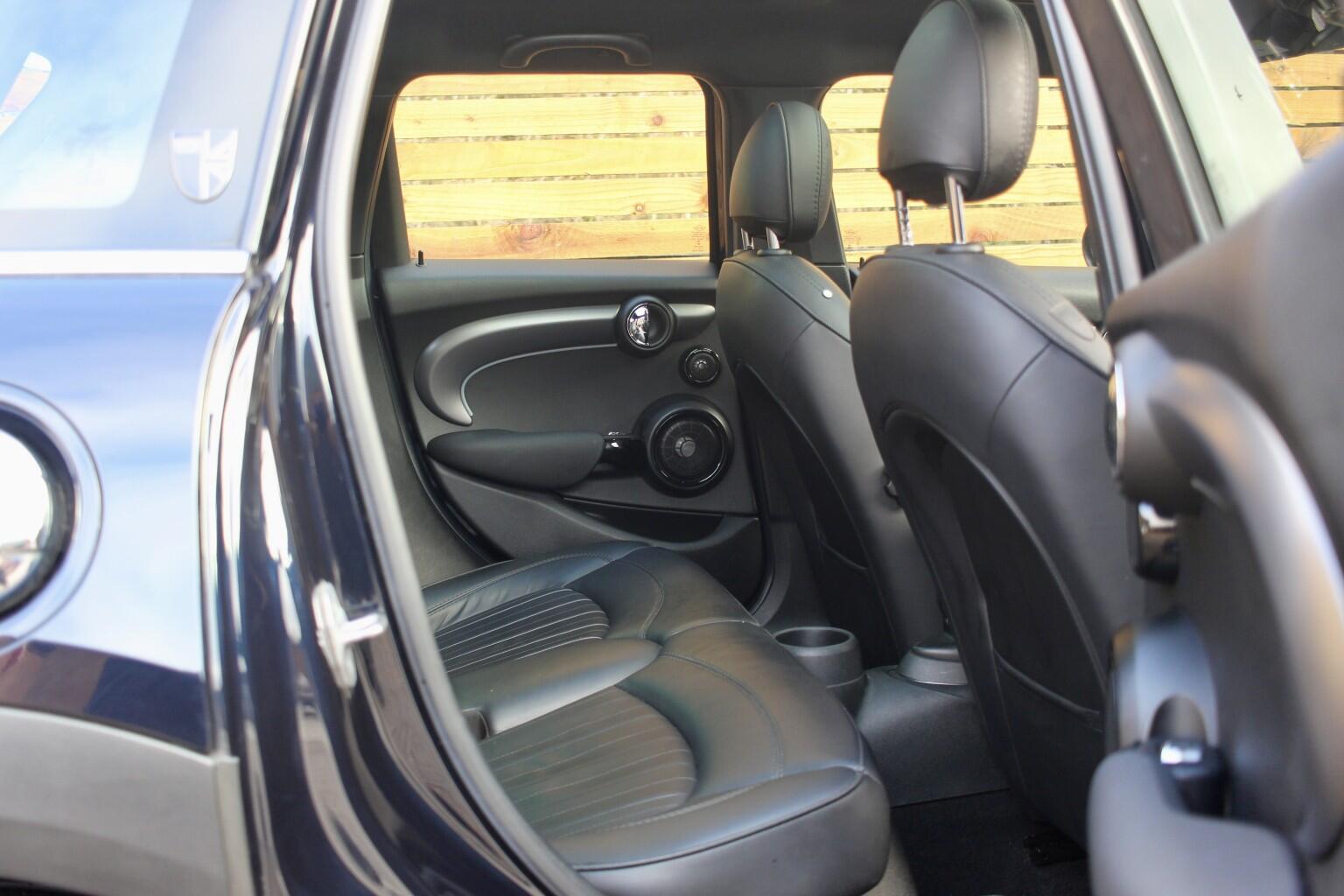 Mini Hatch view 11