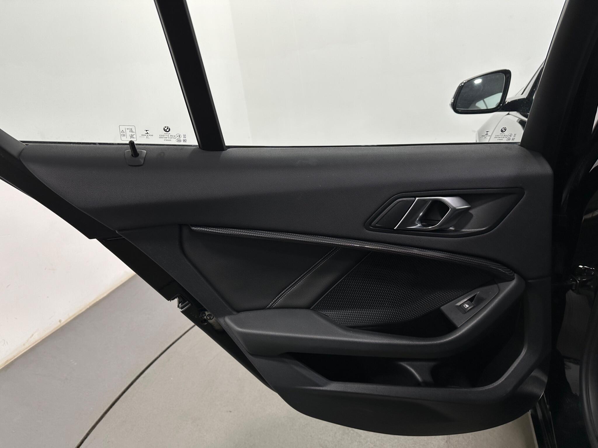 BMW 1 Series view 41