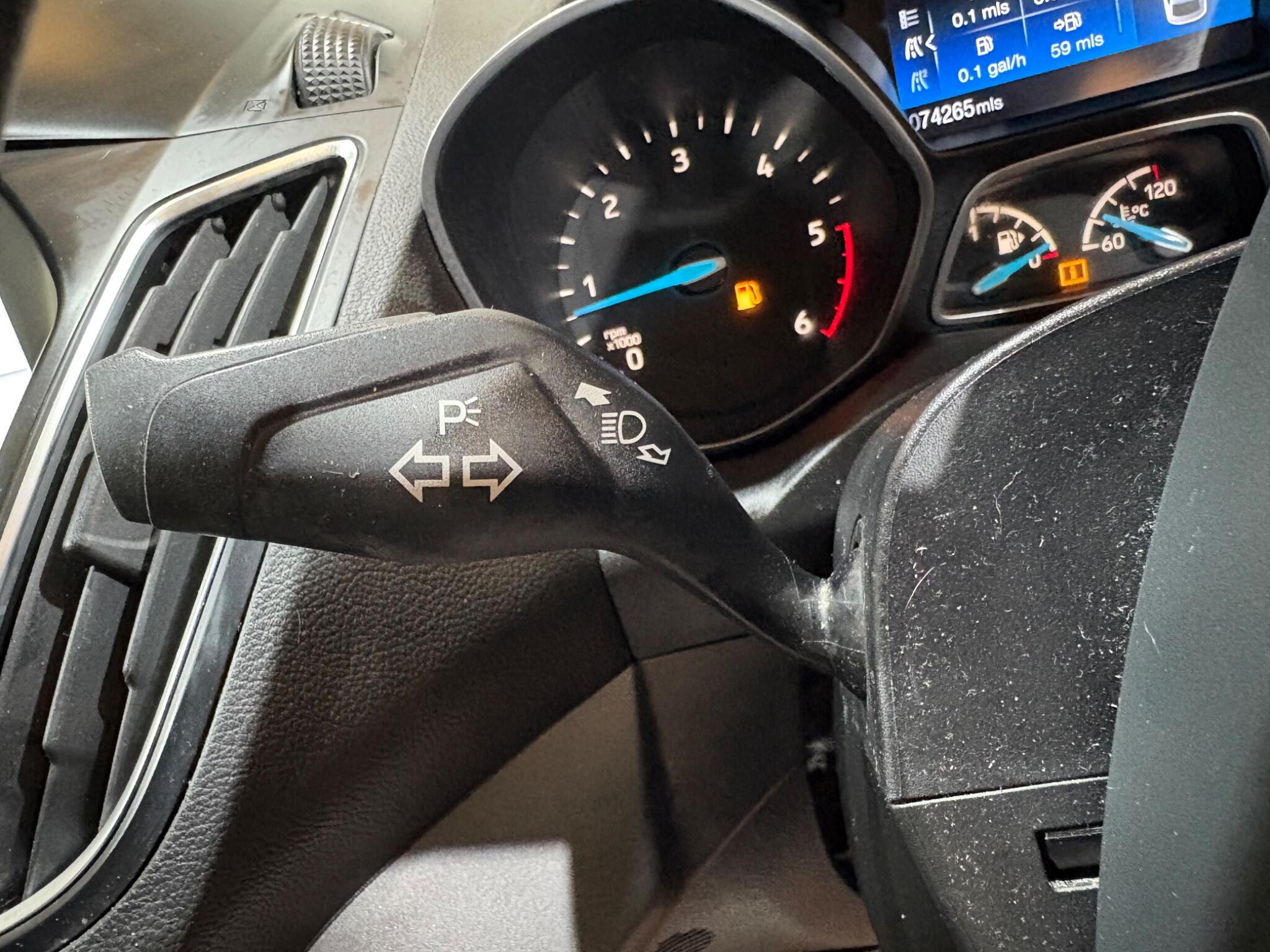 Ford Grand C-Max view 39