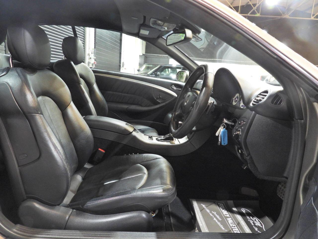 Mercedes-Benz CLK view 24