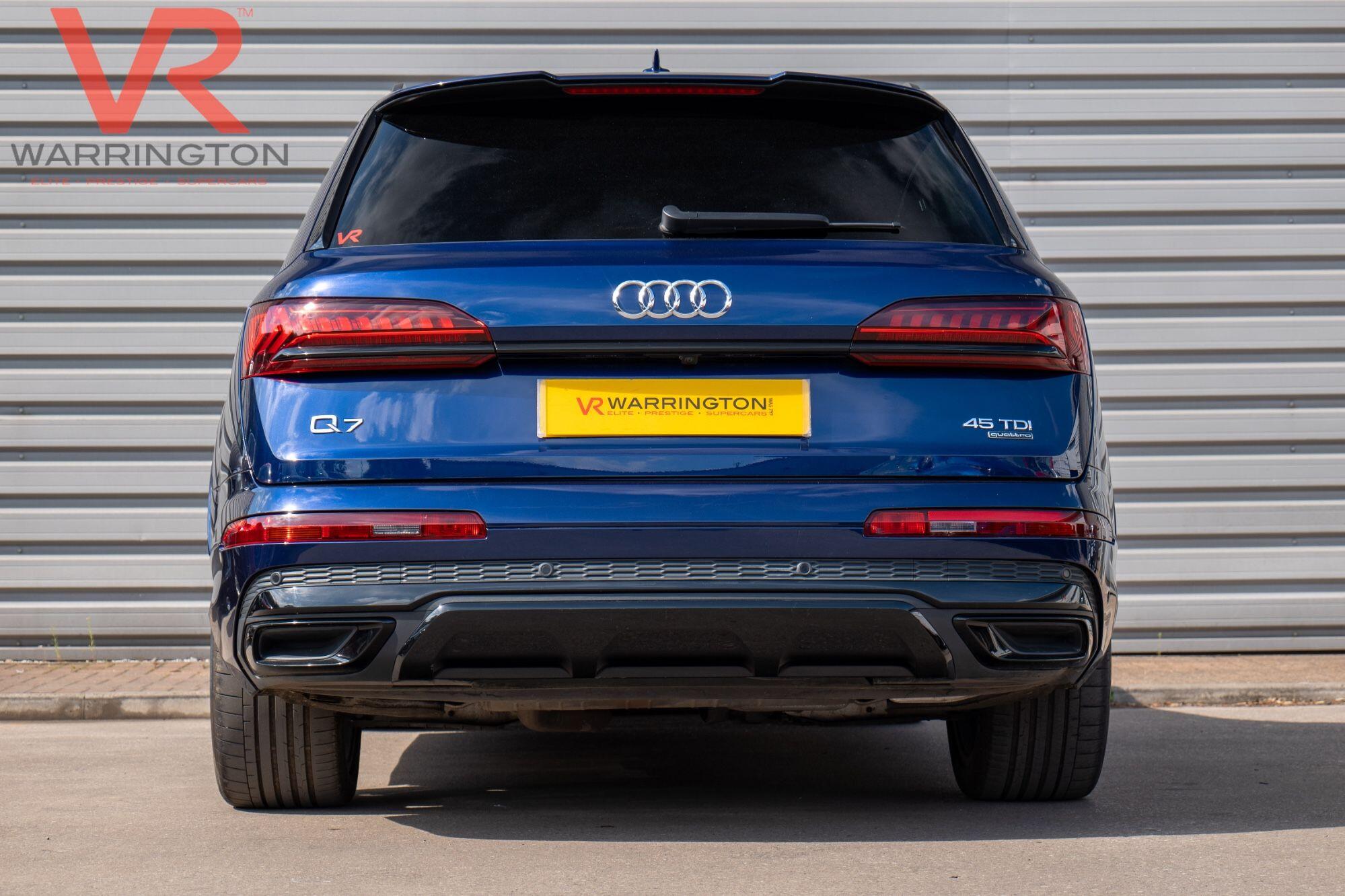 Audi Q7 view 17
