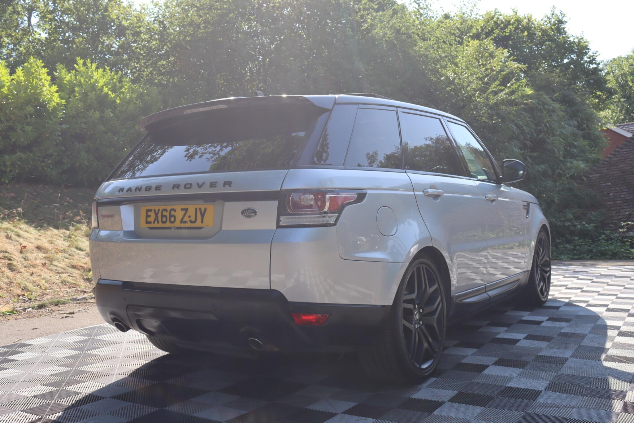 Land Rover Range Rover Sport view 40