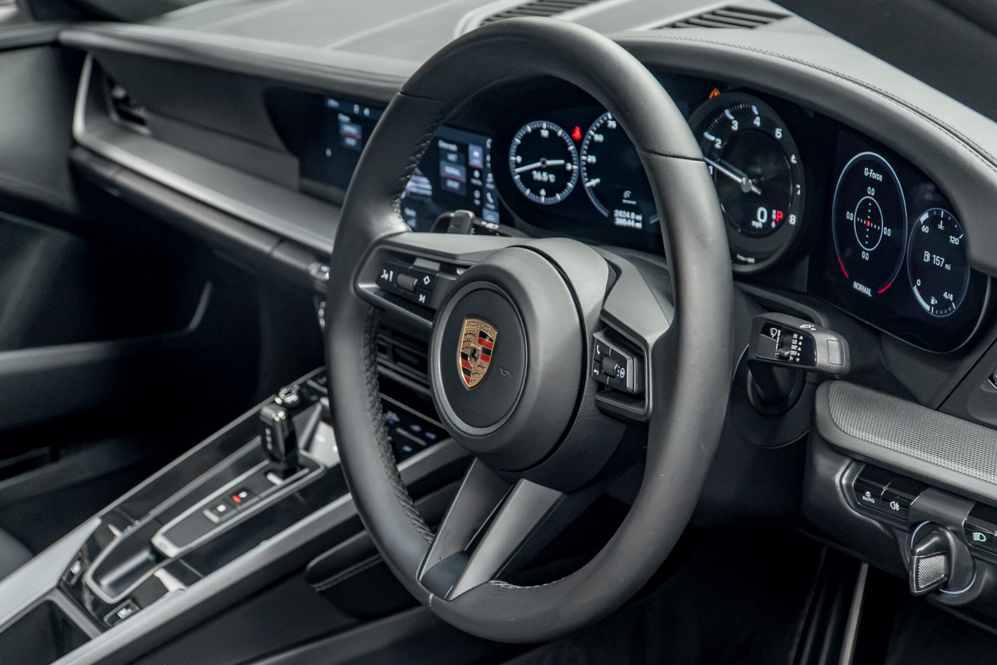Porsche 911 view 28