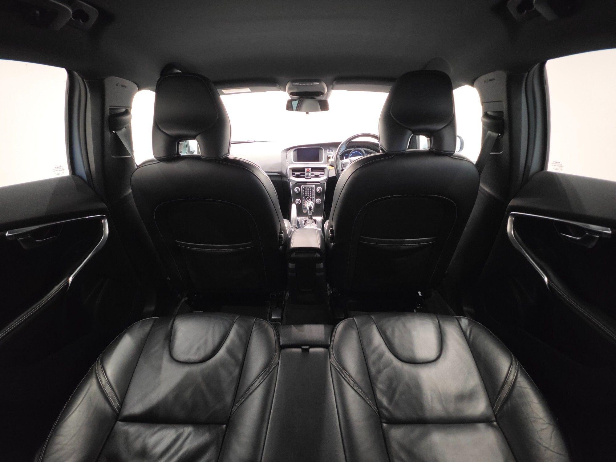 Volvo V40 view 15