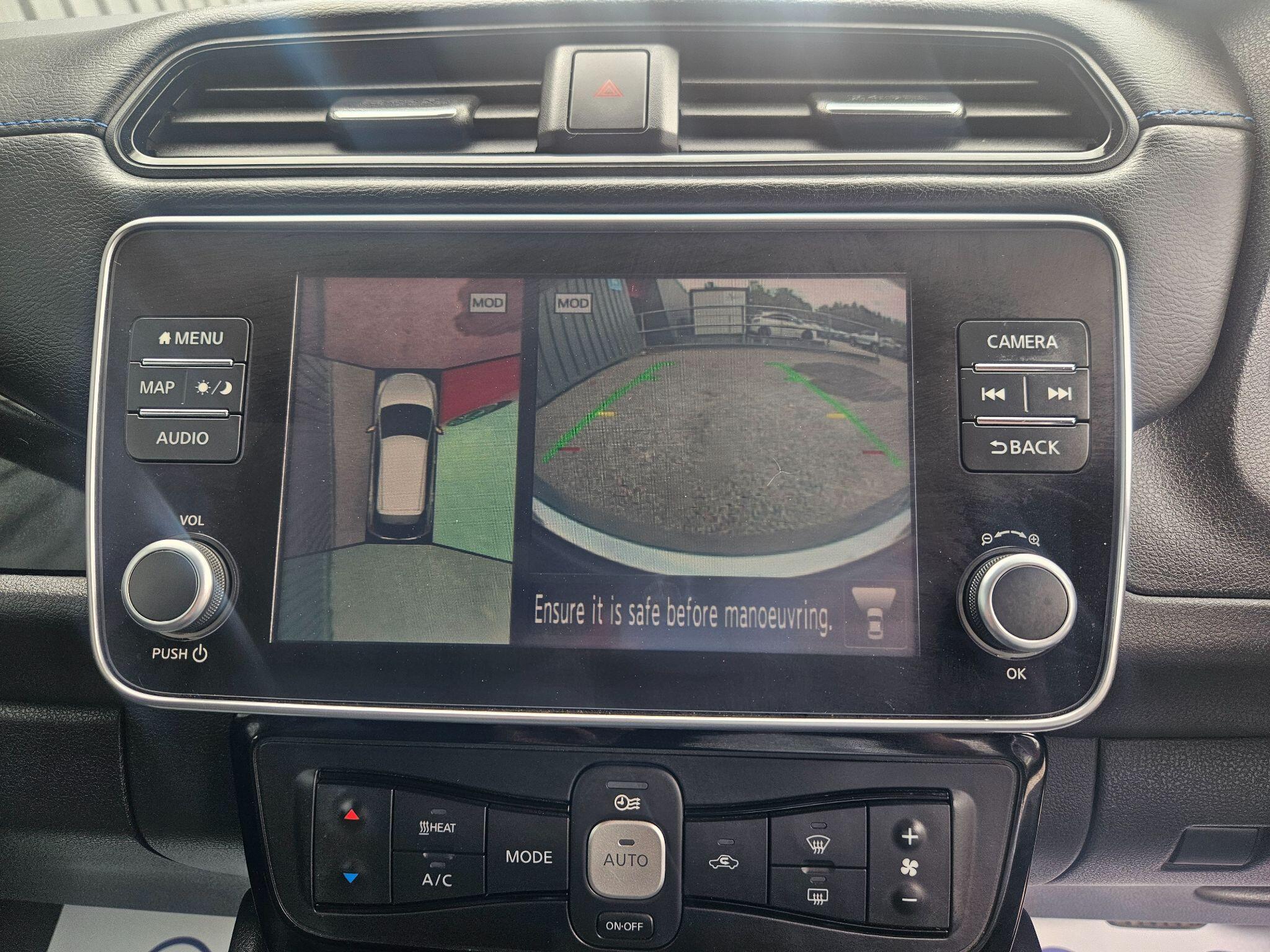2022 Nissan Leaf image 27