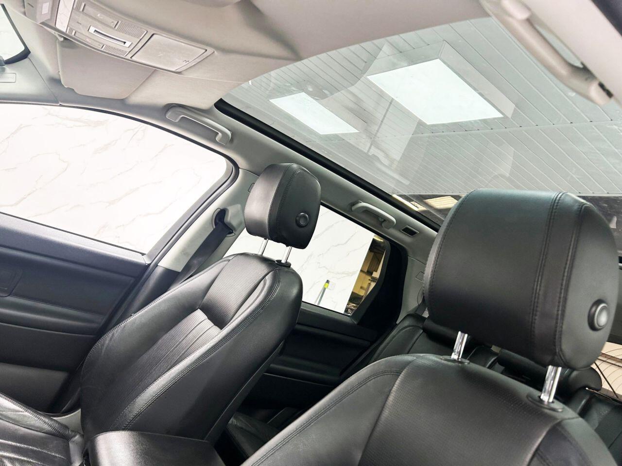 Land Rover Discovery Sport view 14