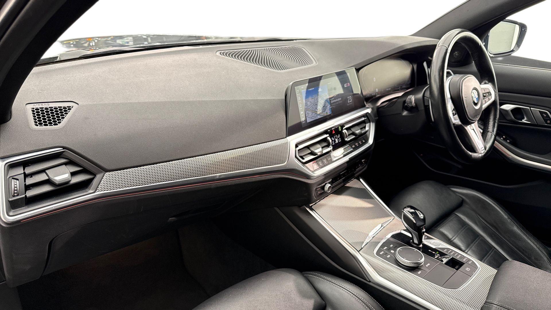 BMW 3 Series view 7