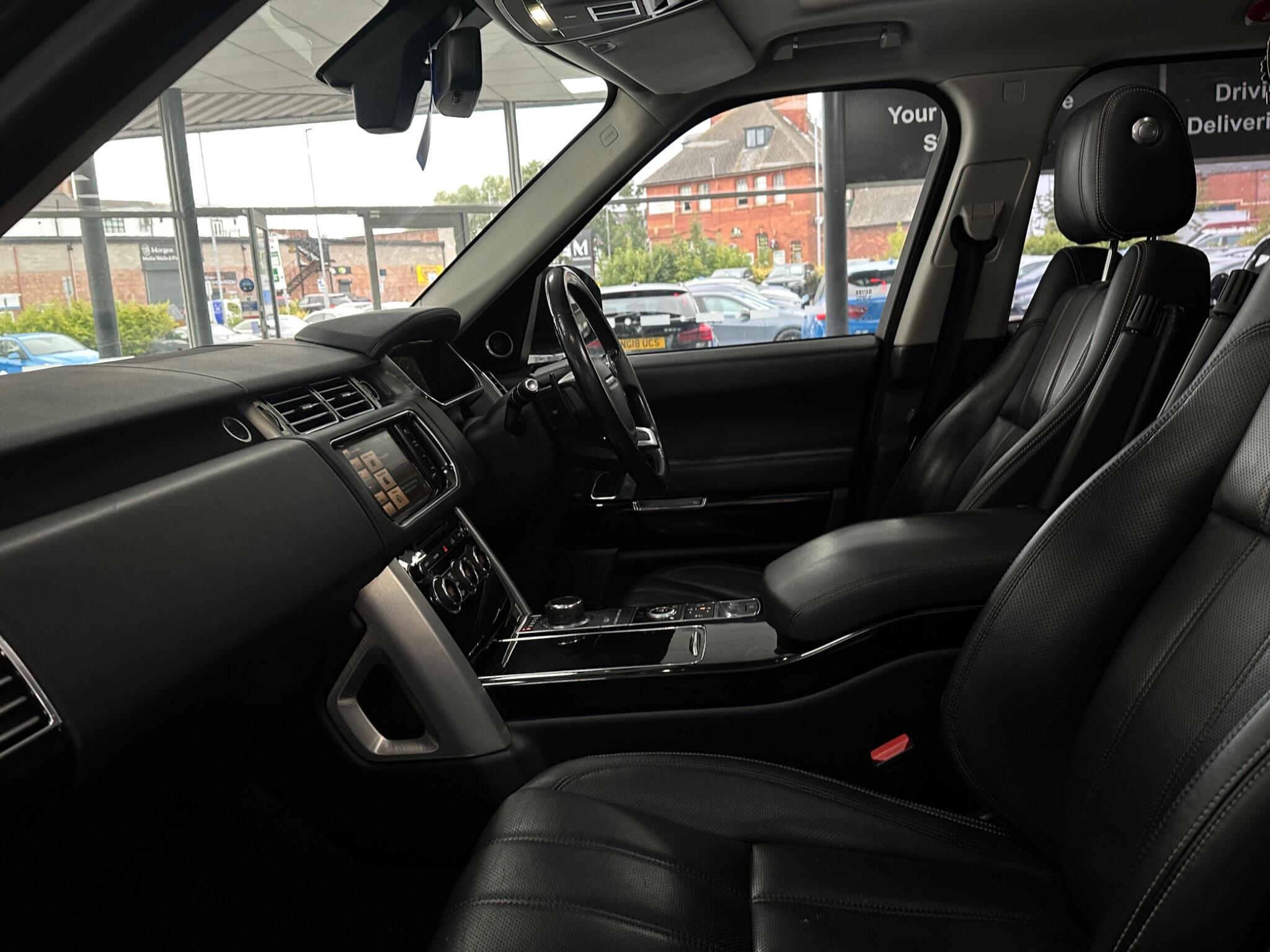 Land Rover Range Rover view 40