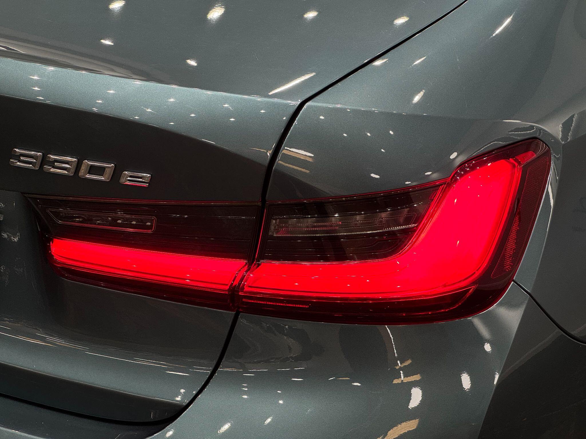 BMW 3 Series view 21