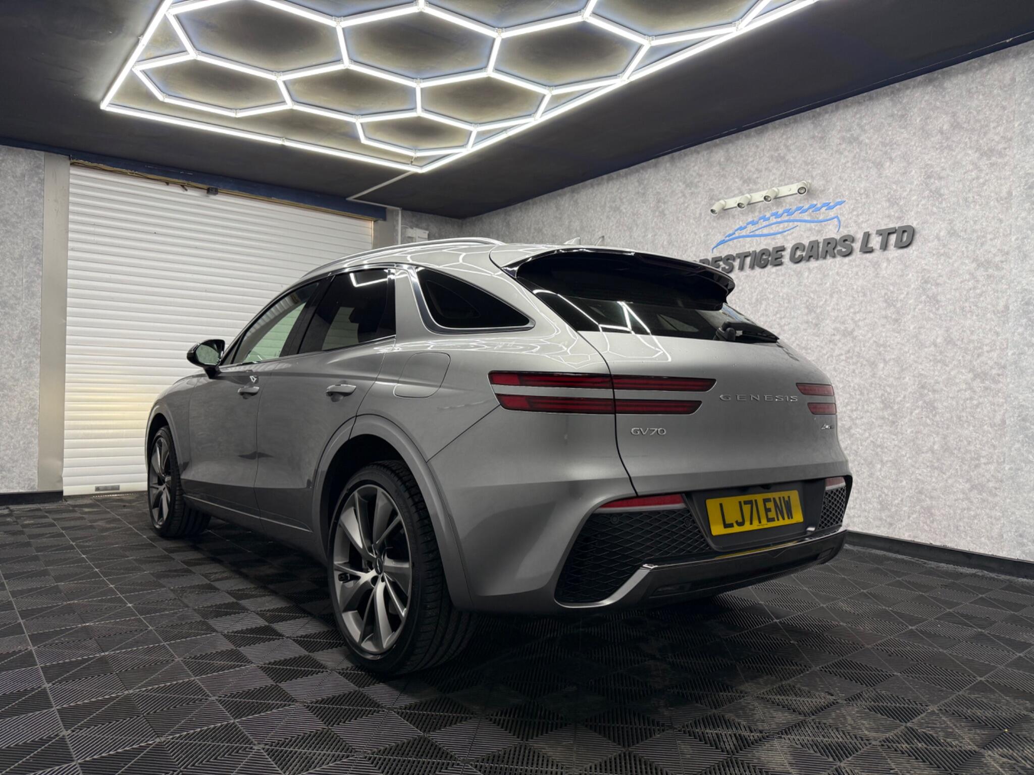 Genesis GV70 view 4