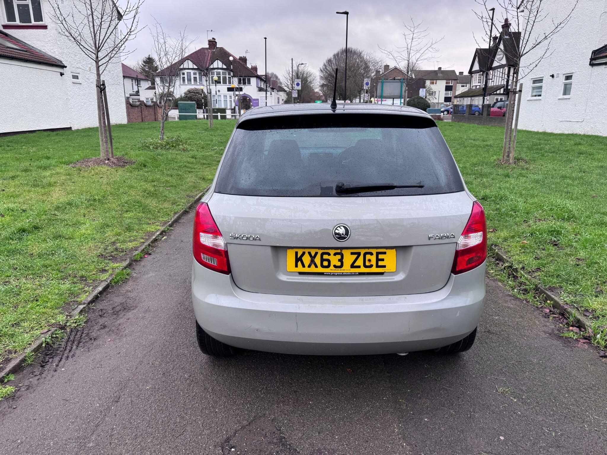 2013 Skoda Fabia image 12