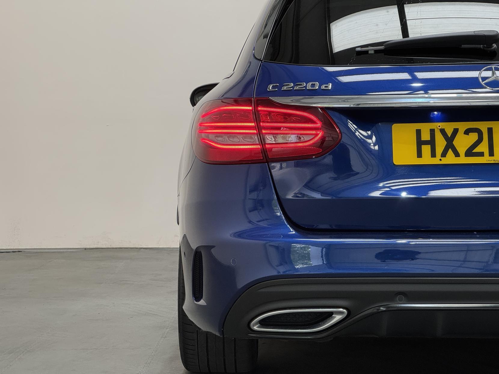 Mercedes-Benz C Class view 14