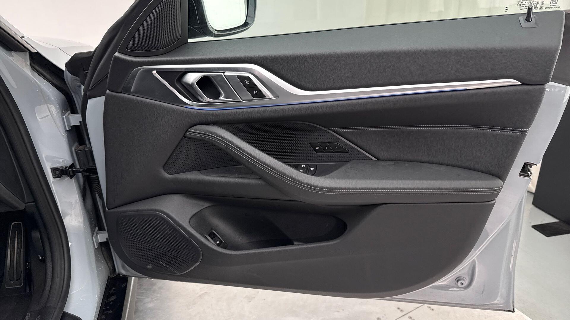BMW i4 view 21