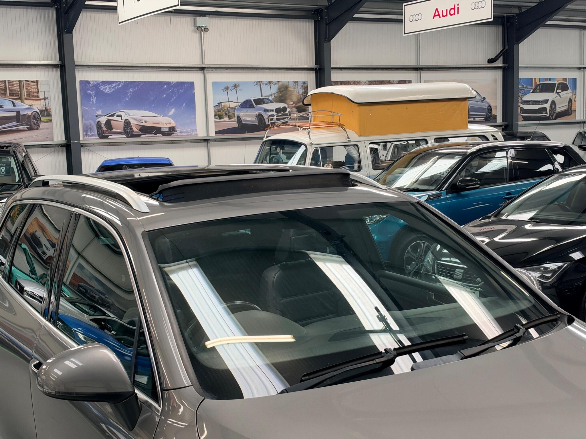 Volkswagen Touareg view 13