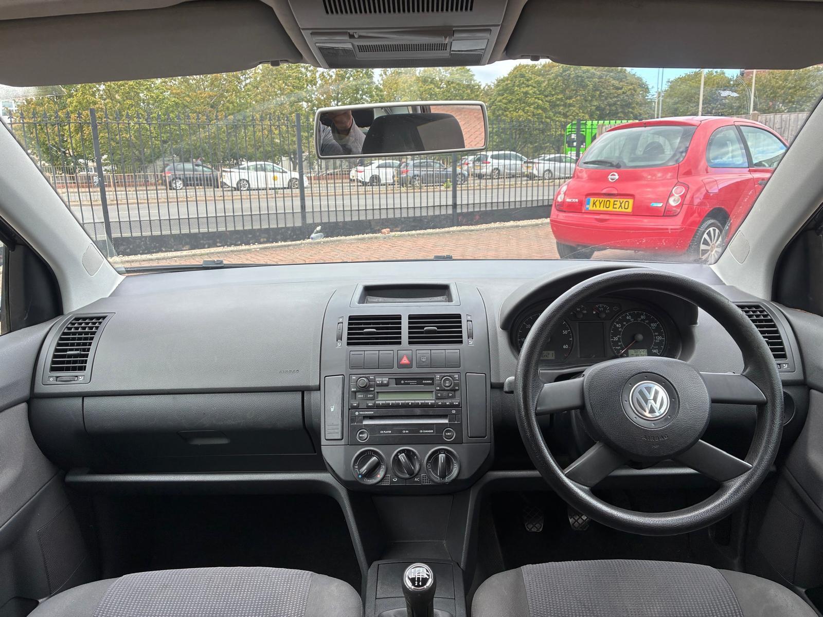 Volkswagen Polo view 14