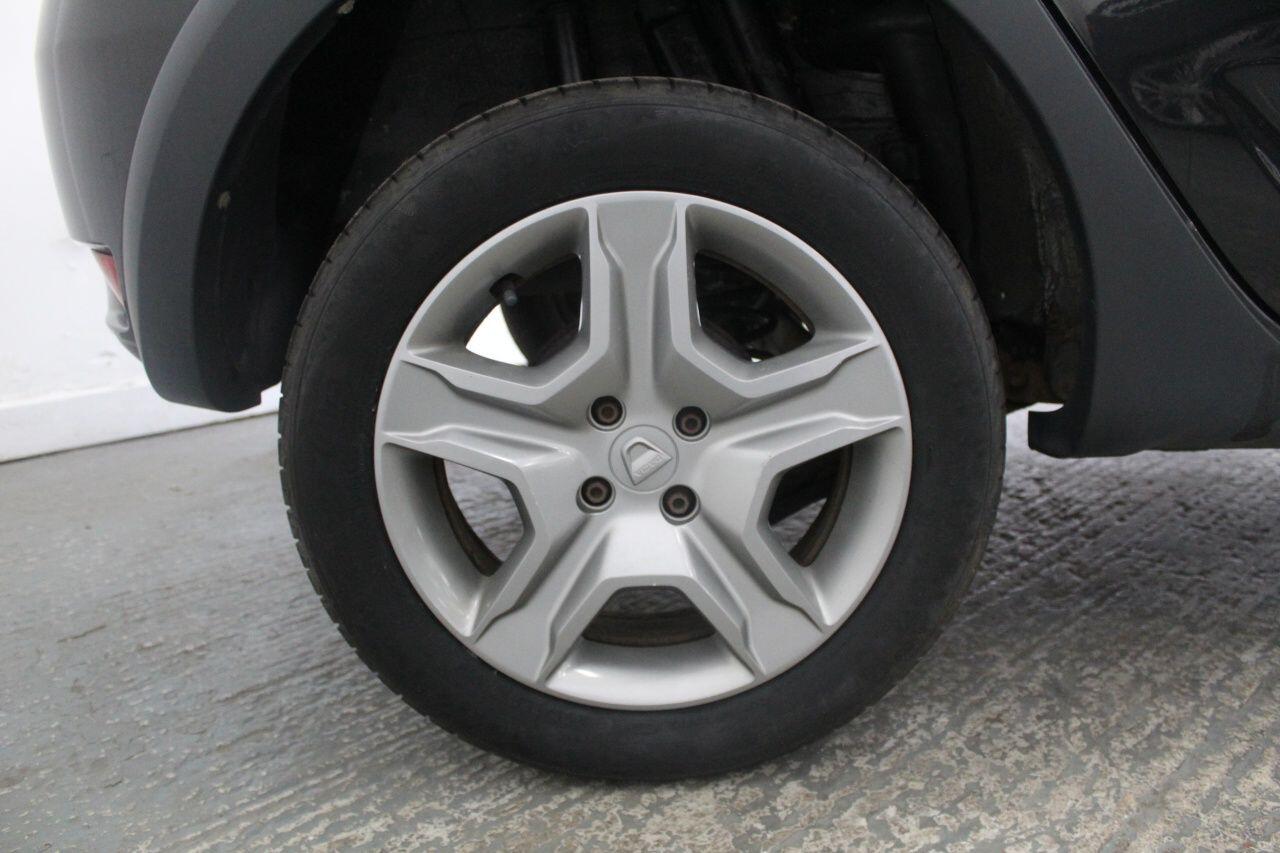 Dacia Sandero view 56
