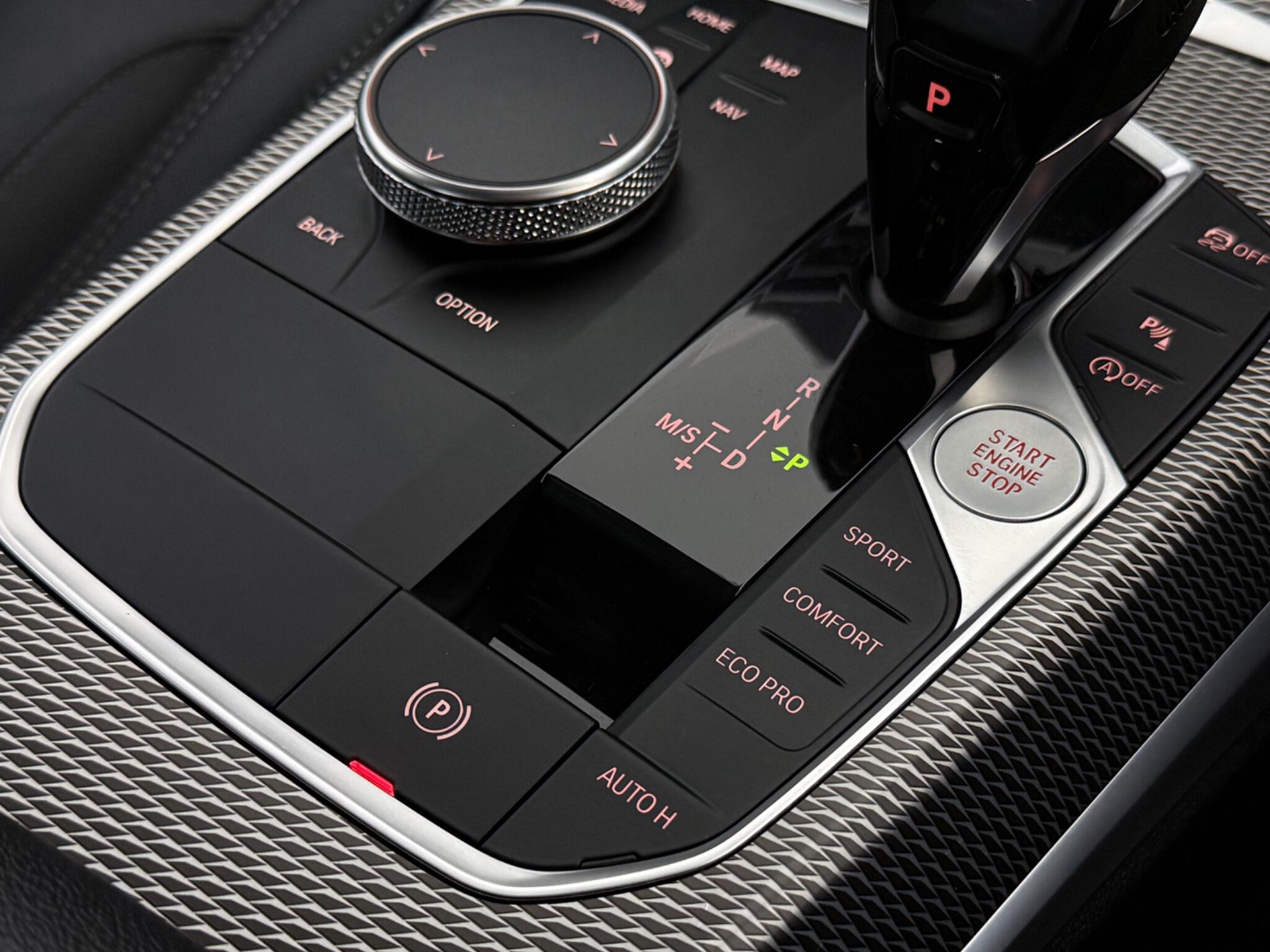 BMW 3 Series view 21