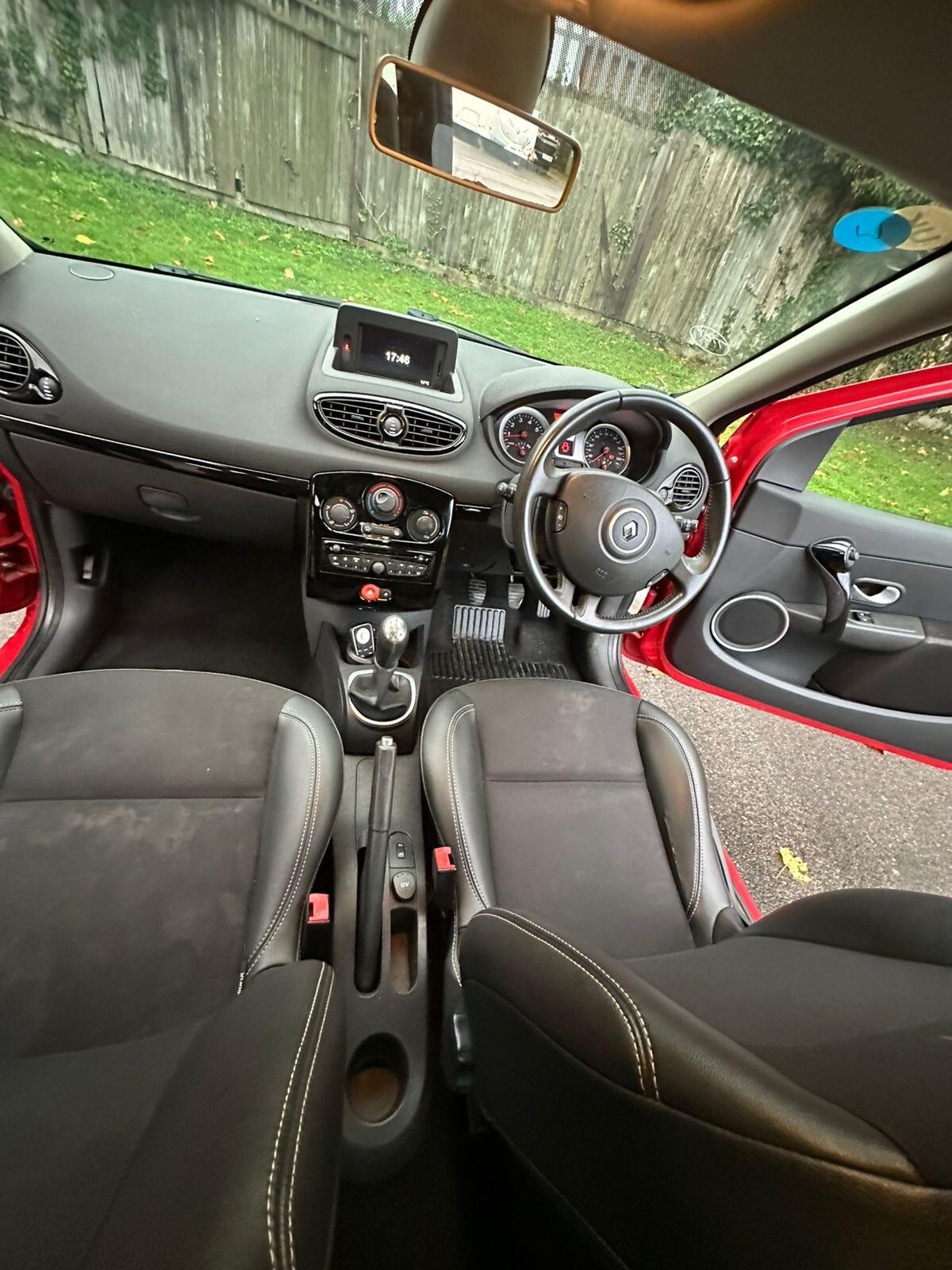 2011 Renault Clio image 13
