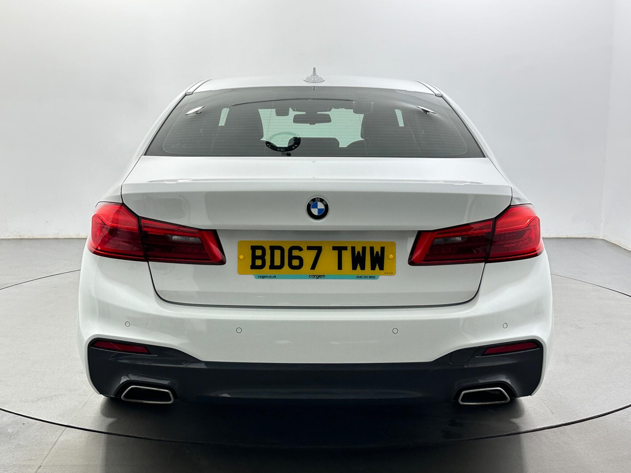 BMW 5 Series view 7