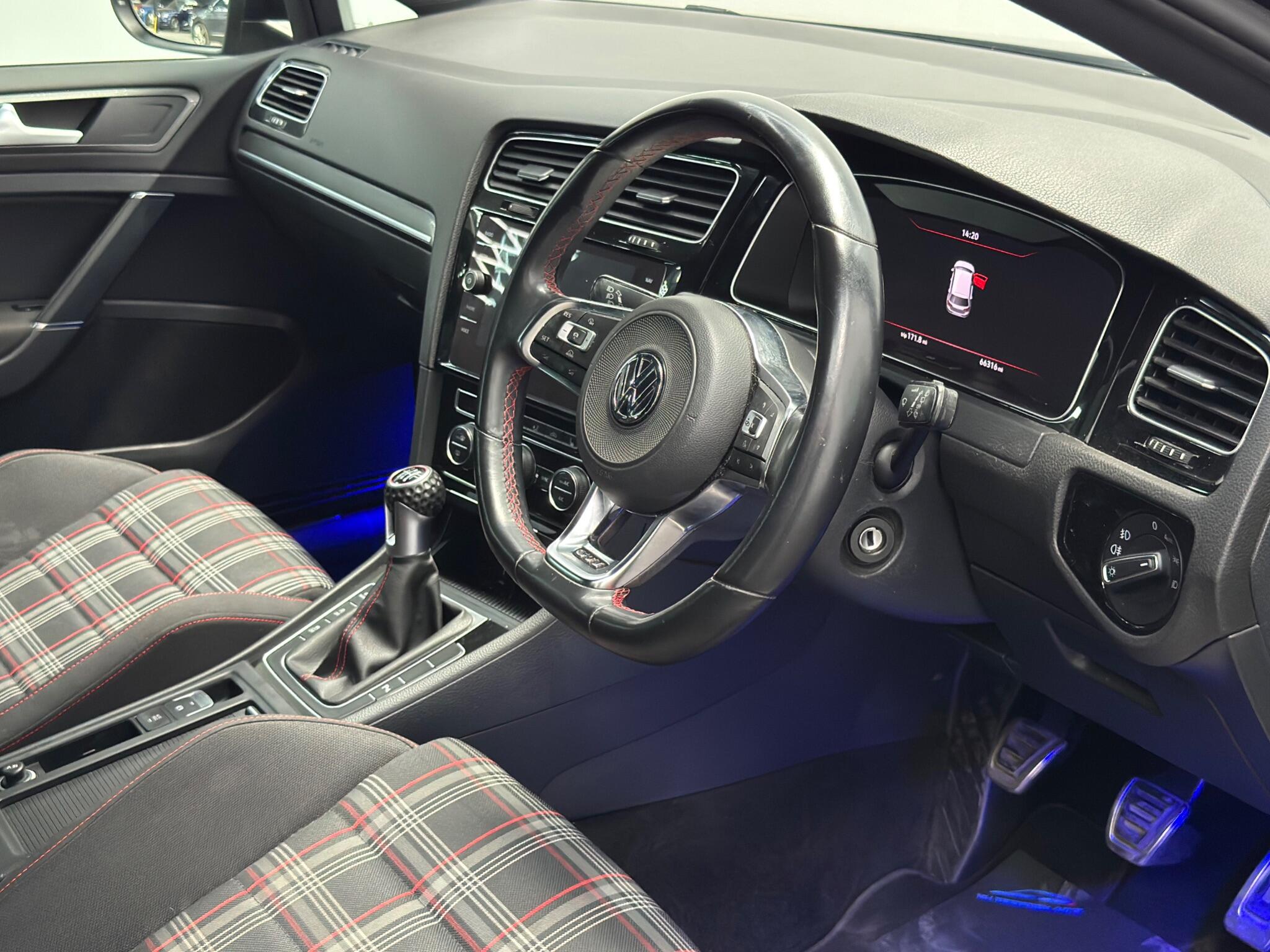 Volkswagen Golf view 56