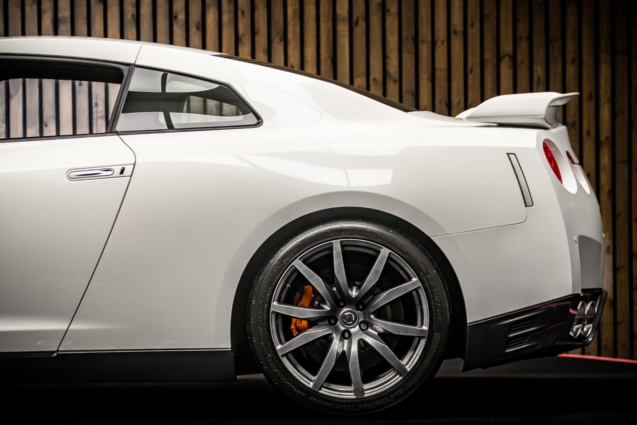 Nissan GT-R view 18