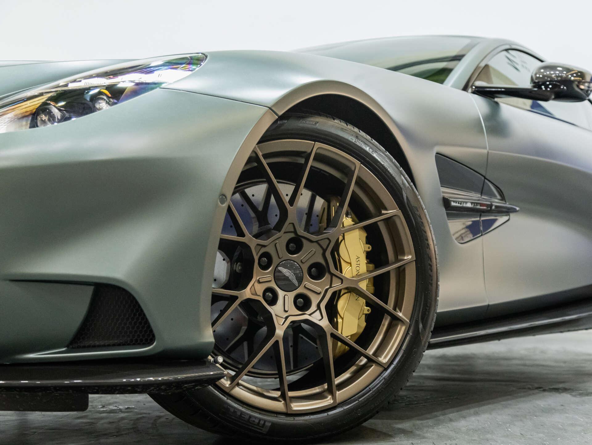 Aston Martin Vanquish view 84