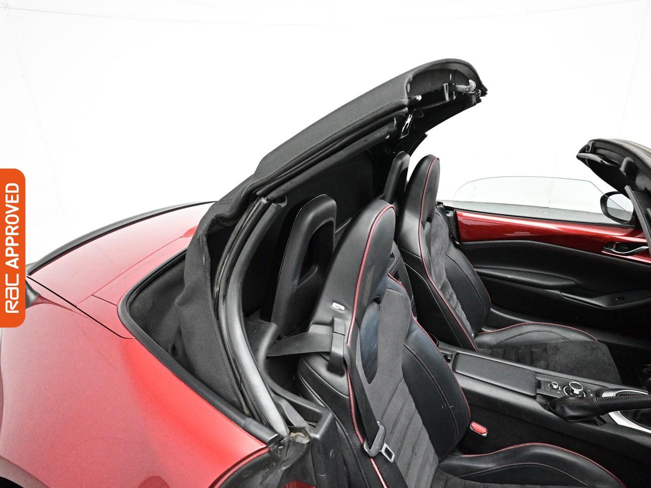 Mazda MX-5 view 3