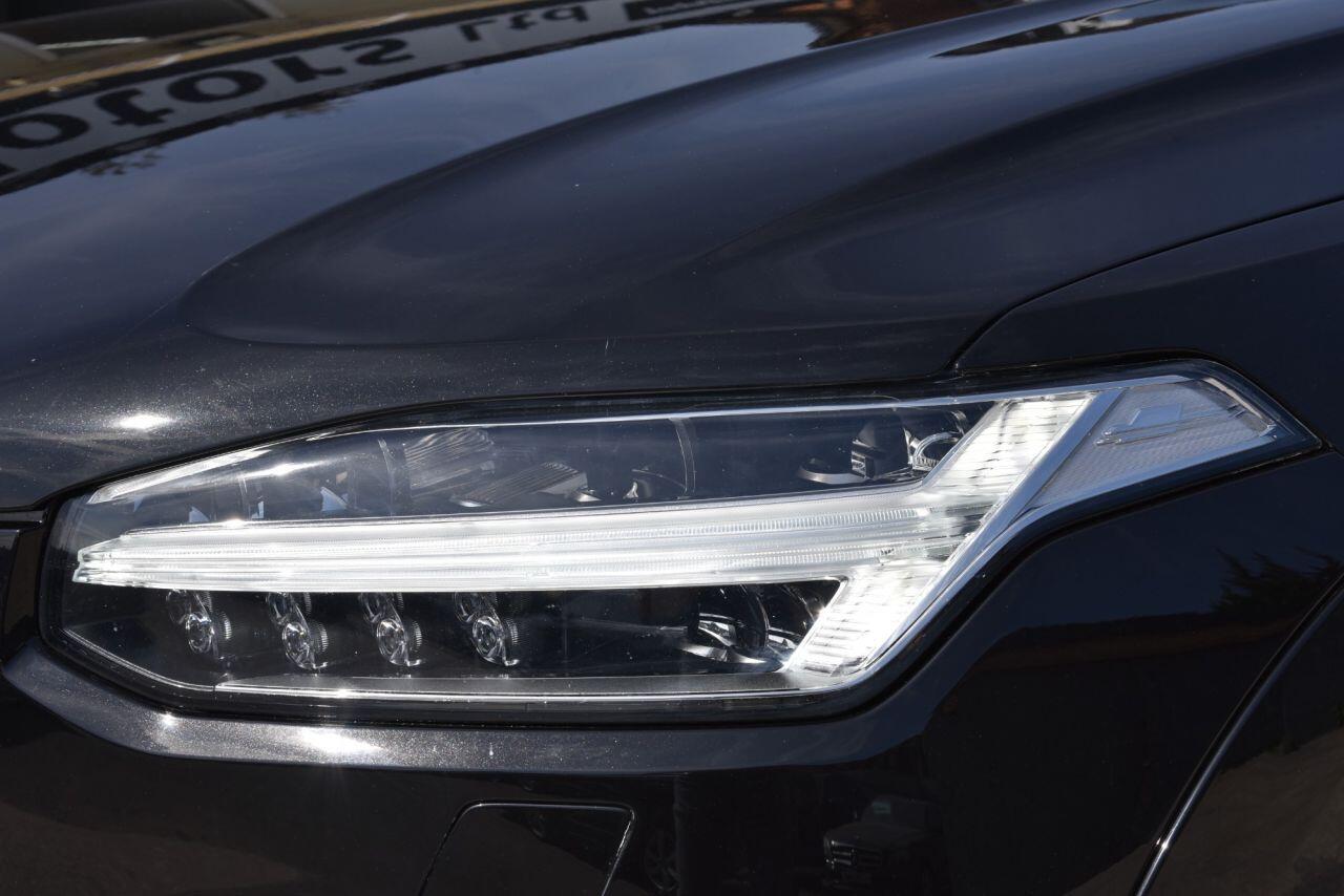 Volvo XC90 view 12