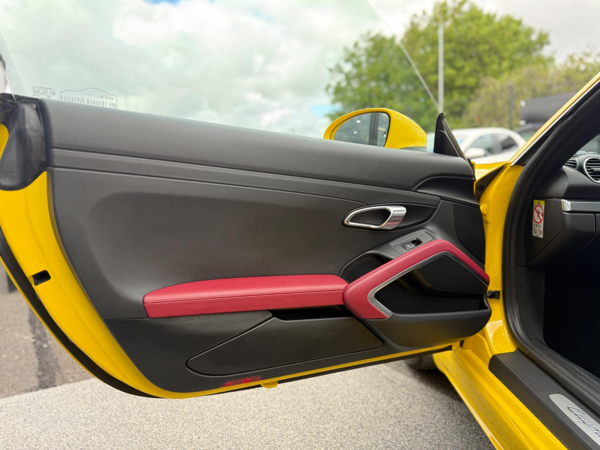 Porsche 718 Cayman view 23