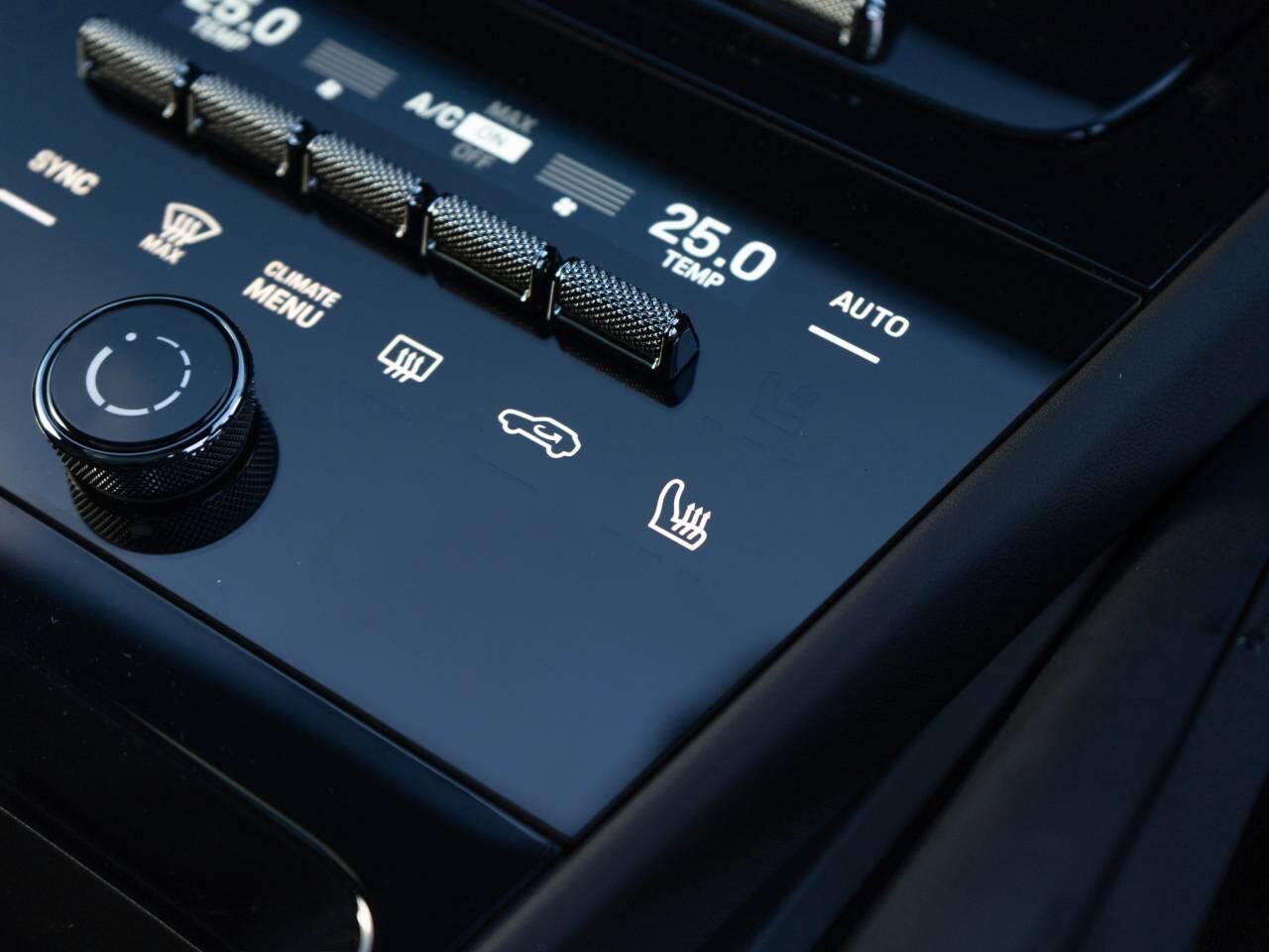 Porsche Cayenne view 28