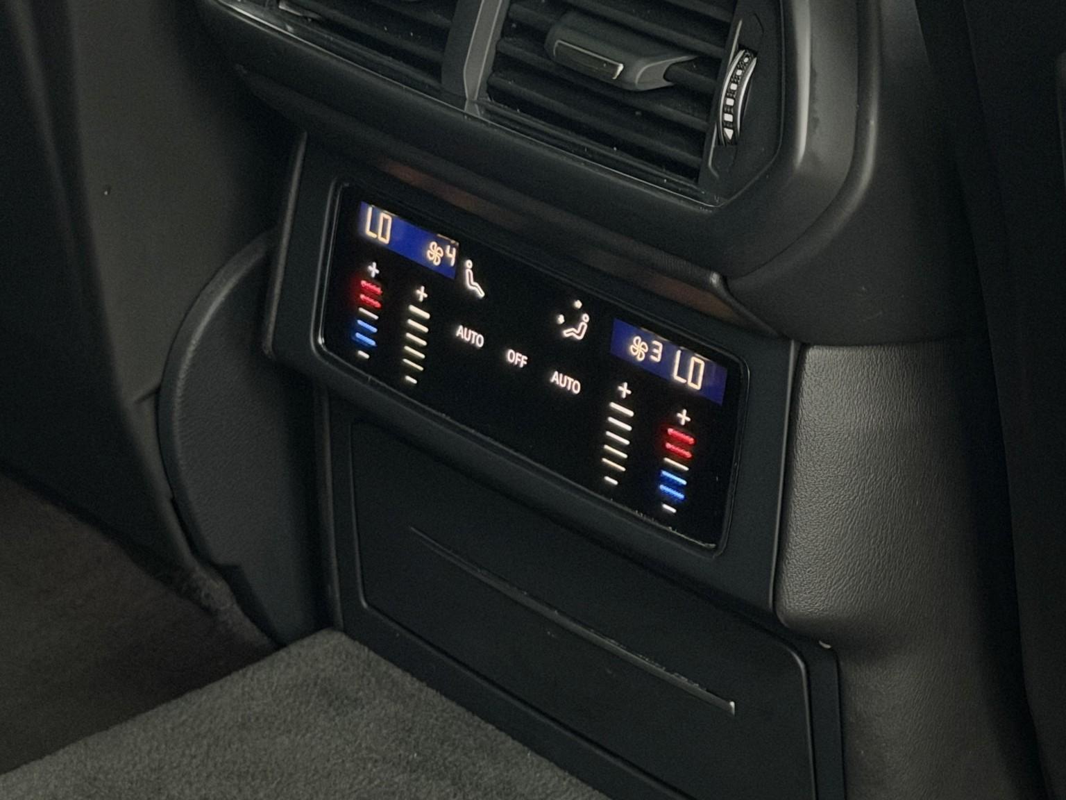 Lamborghini Urus view 57