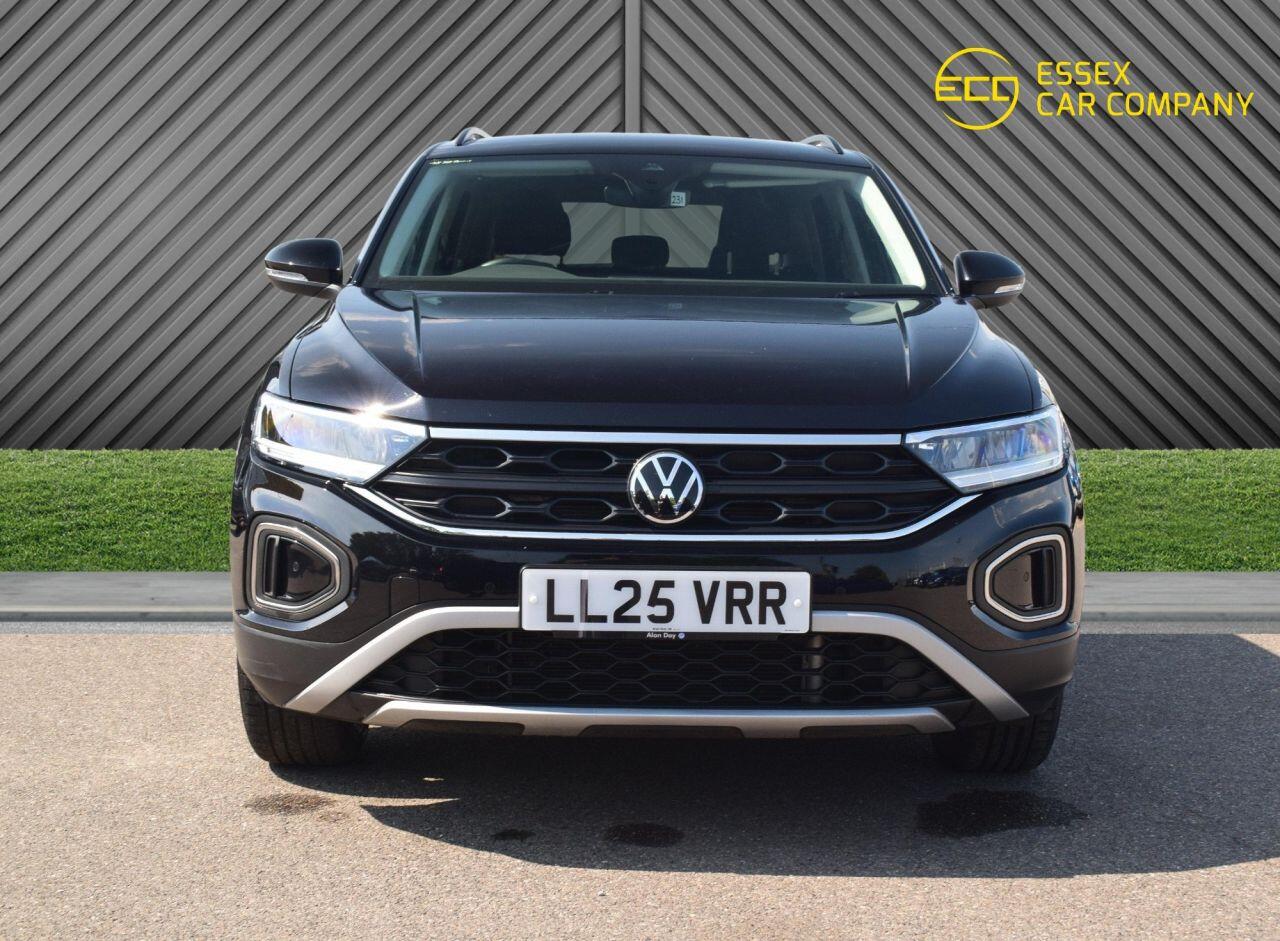 Volkswagen T-Roc view 5