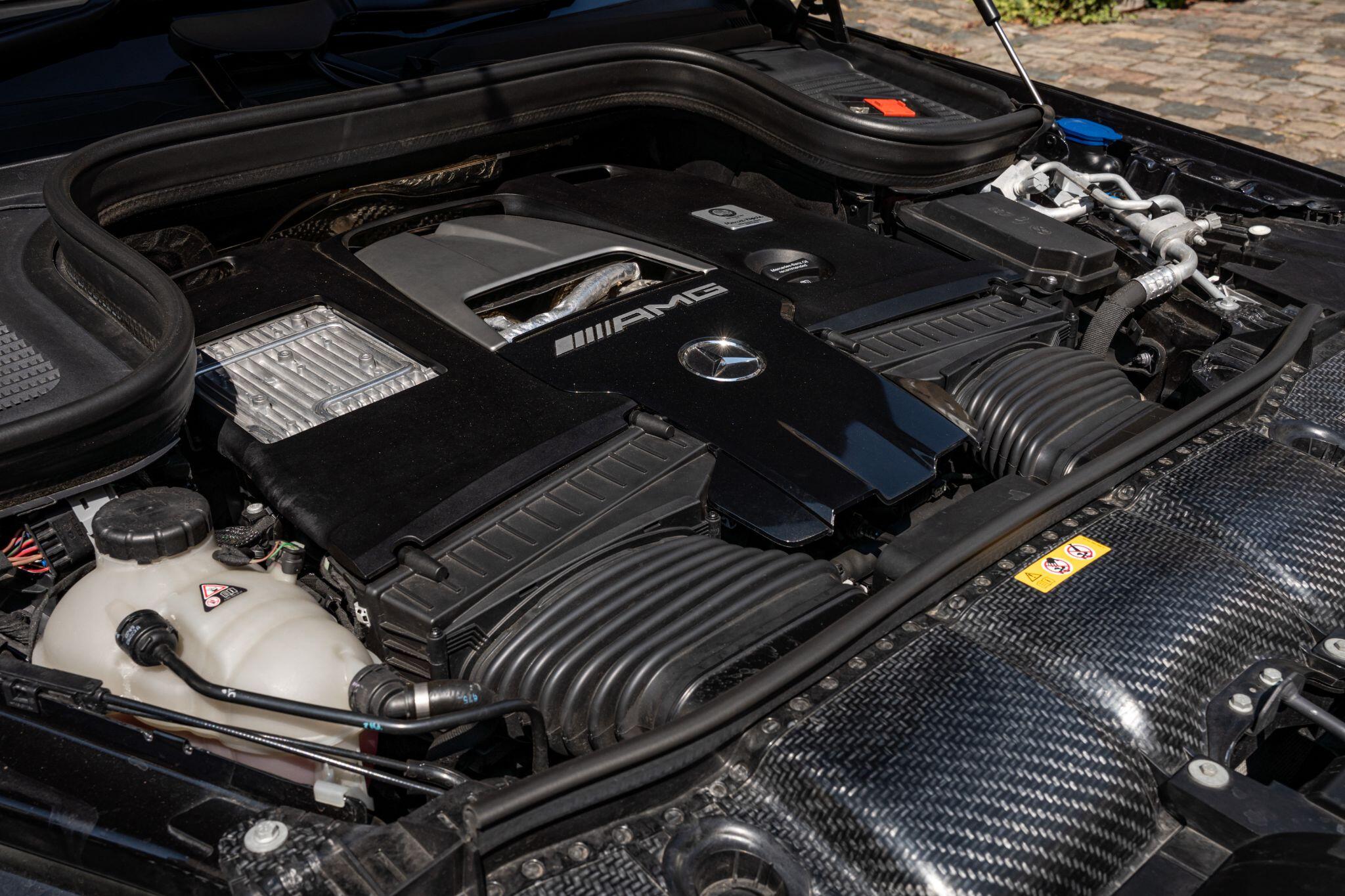 Mercedes-Benz GLS view 25