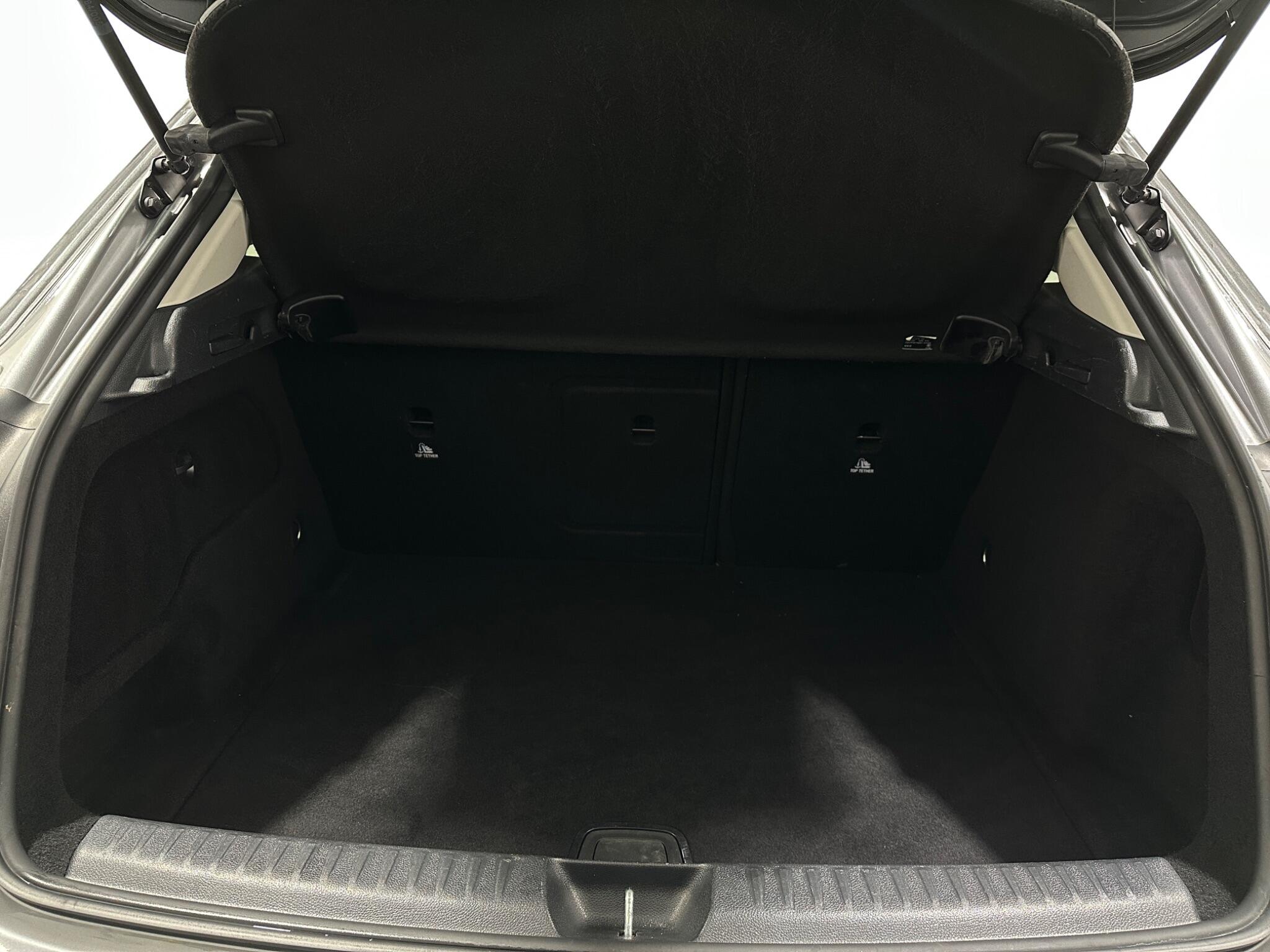 Mercedes-Benz Gla view 47