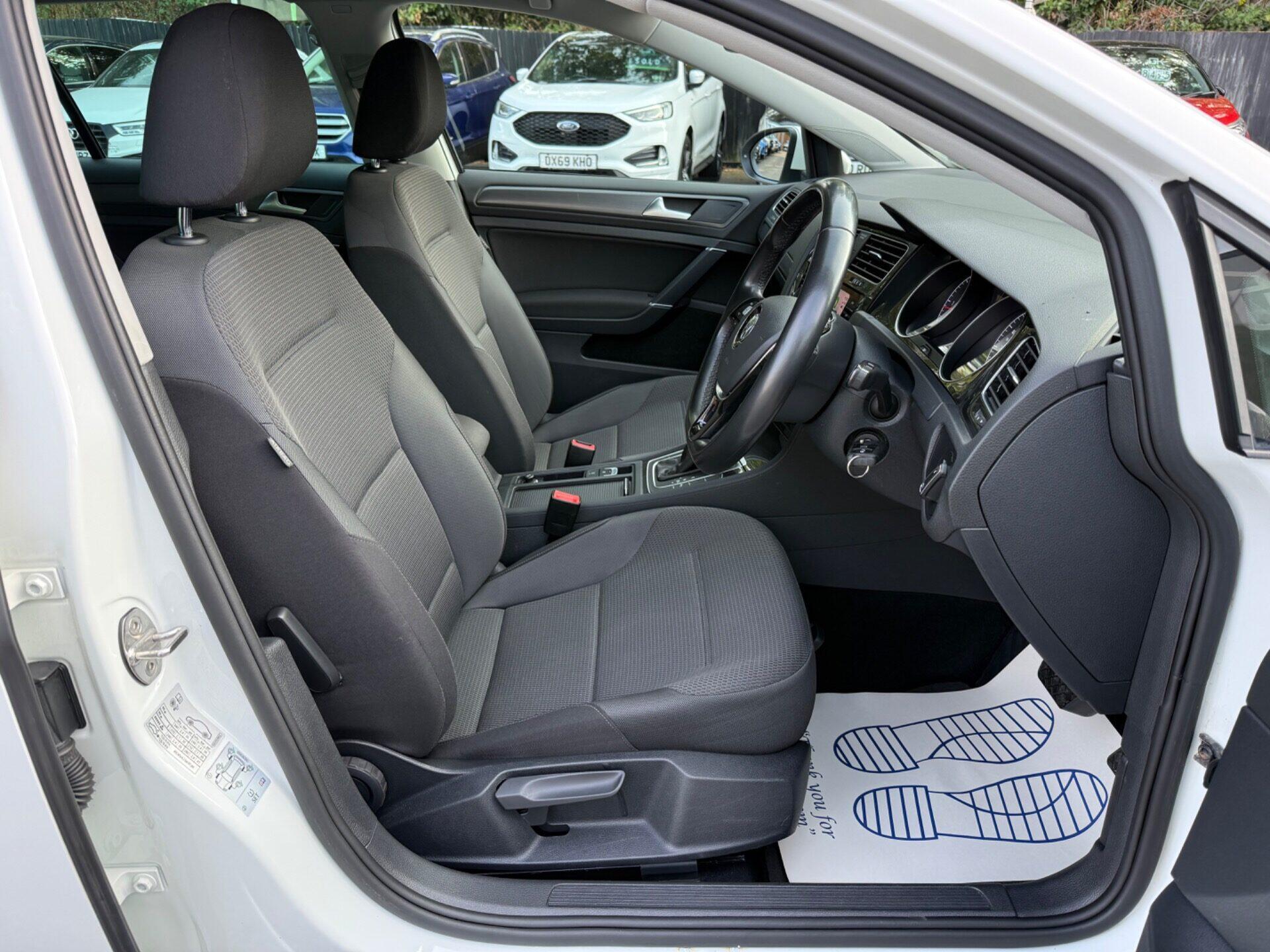 Volkswagen Golf view 15