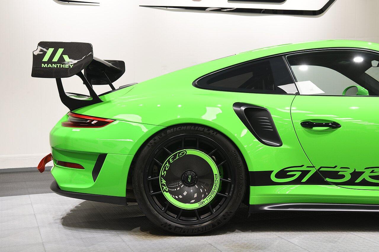 Porsche 911 view 46