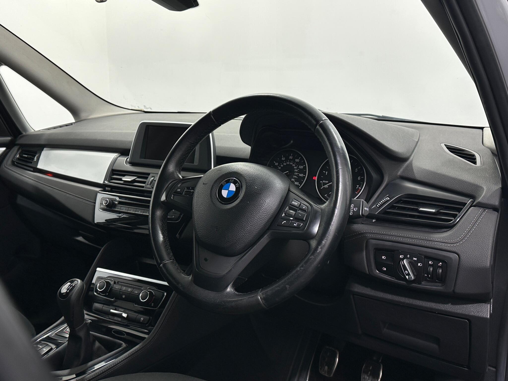 BMW 2 Series view 11