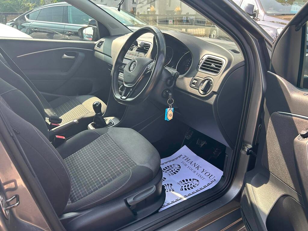 Volkswagen Polo view 8