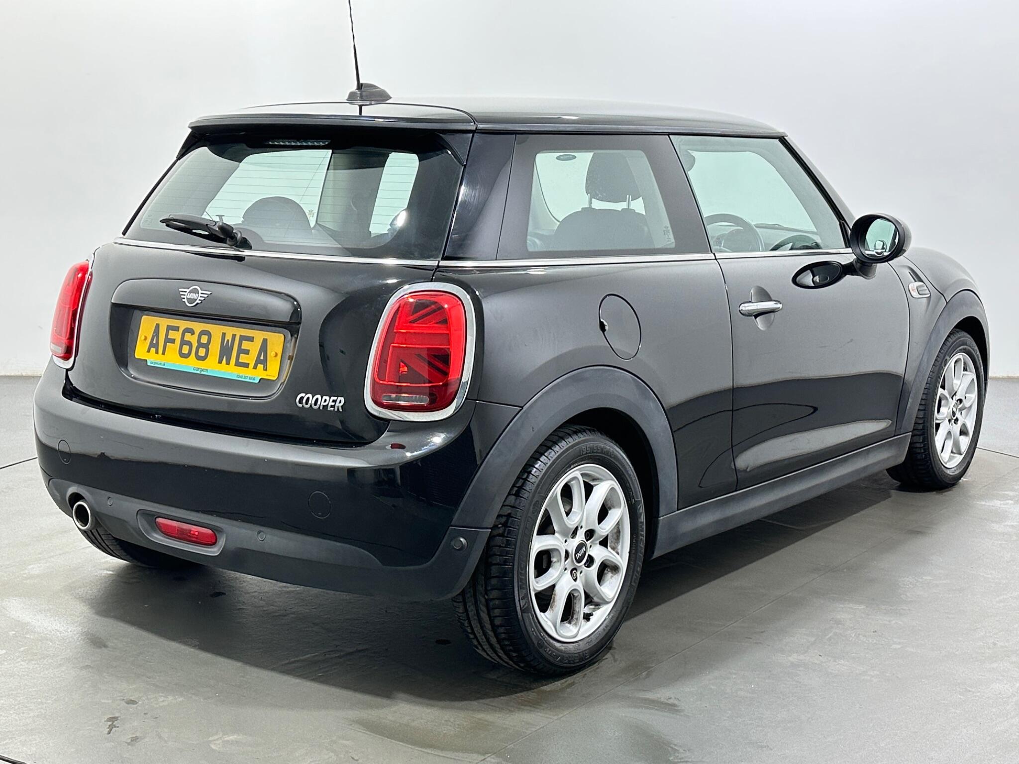 Mini Cooper view 8