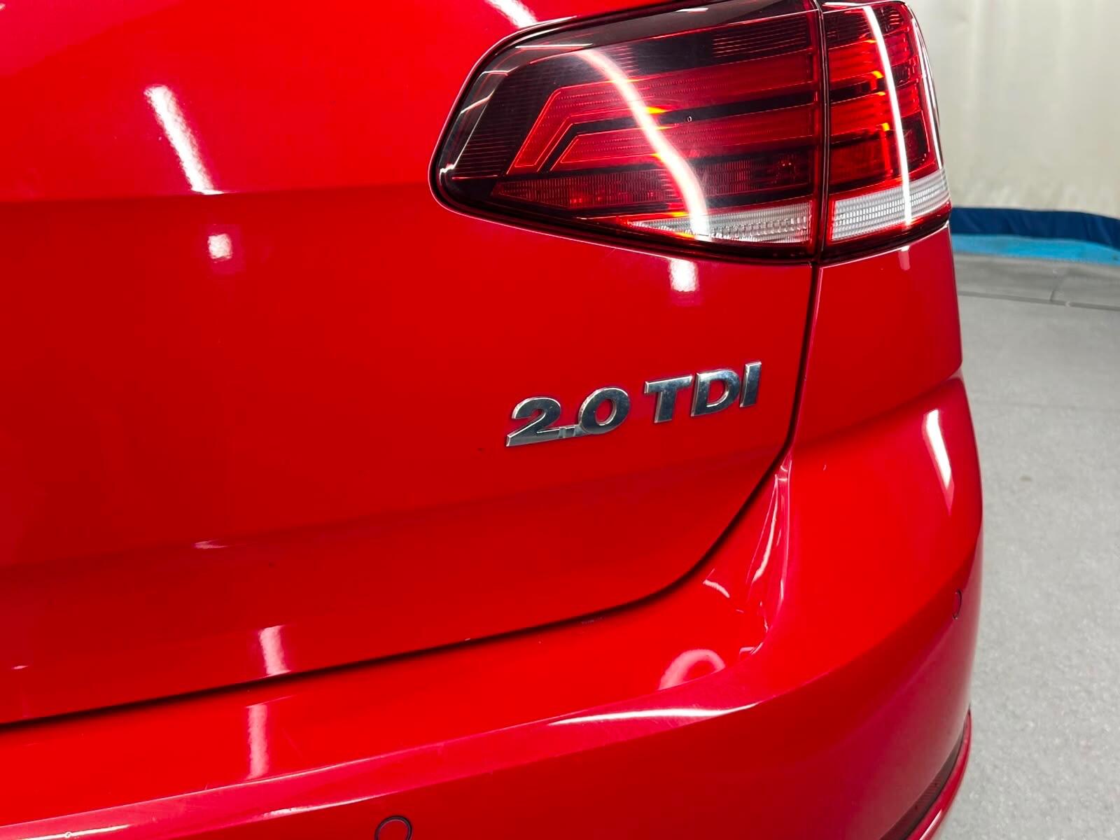 Volkswagen Golf view 11