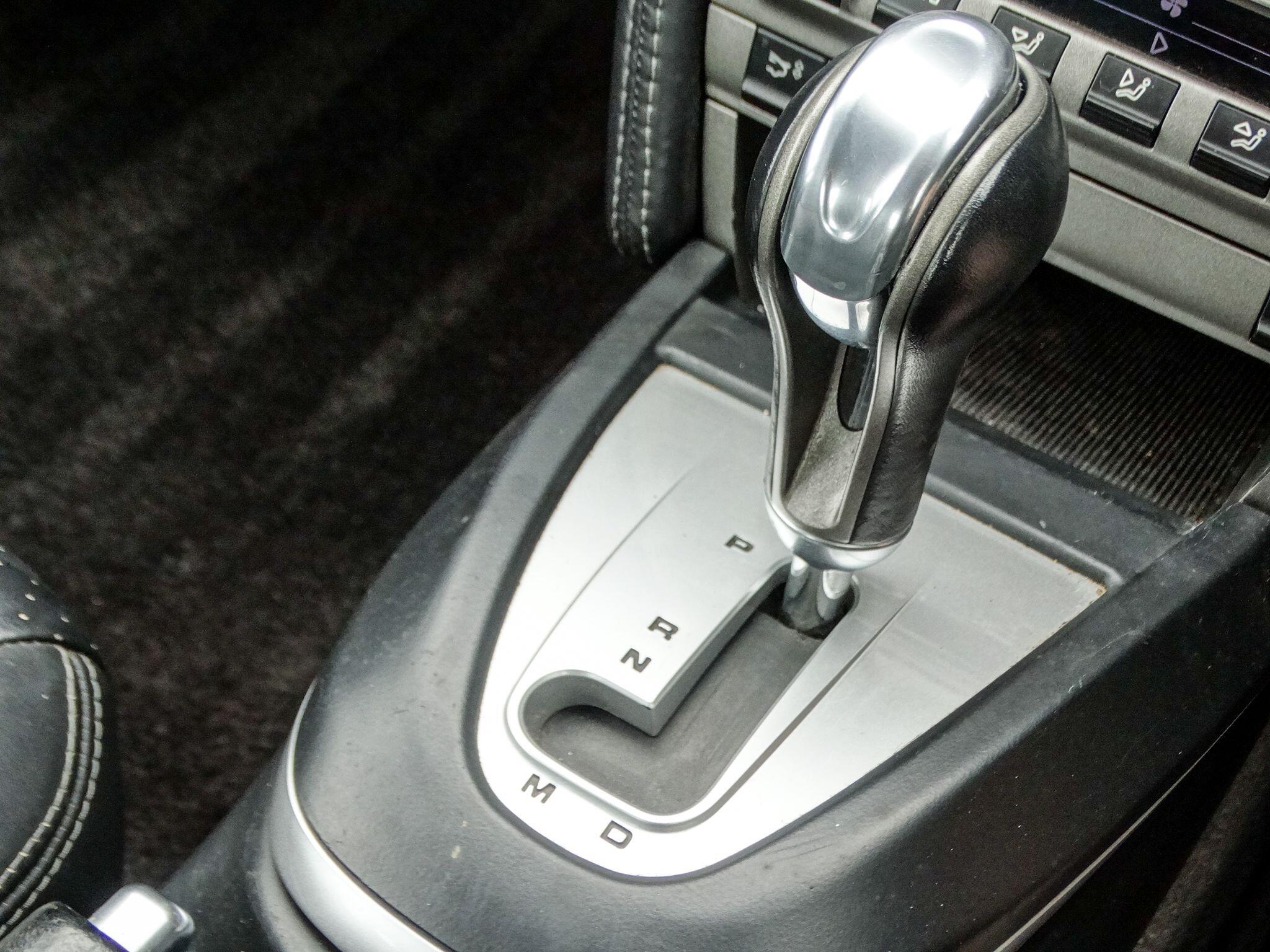 Porsche 911 view 25