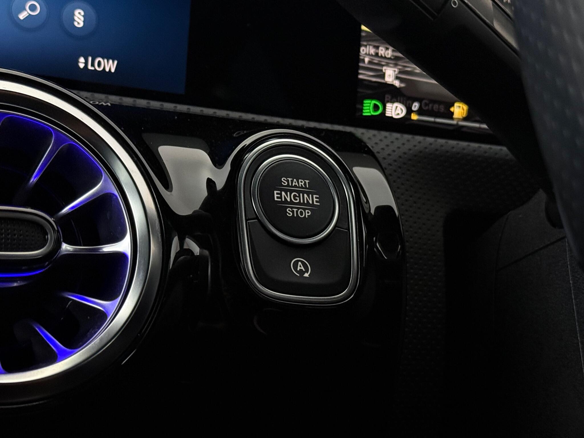 Mercedes-Benz Cla view 18