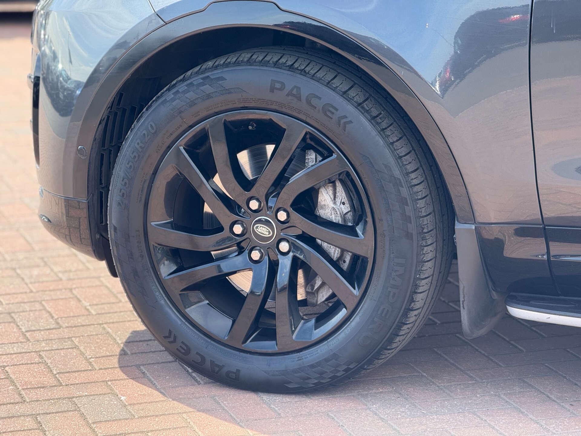 Land Rover Discovery view 9