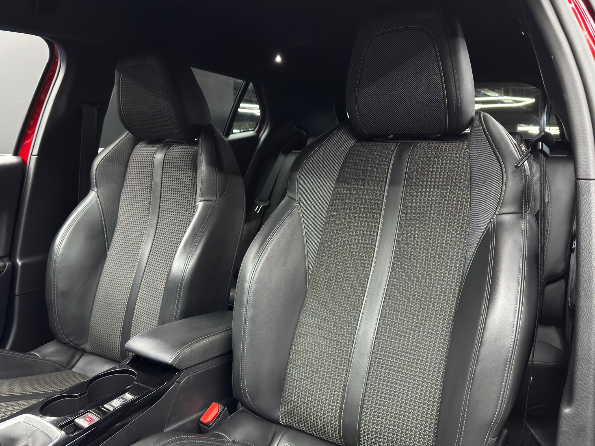 Peugeot 2008 view 14