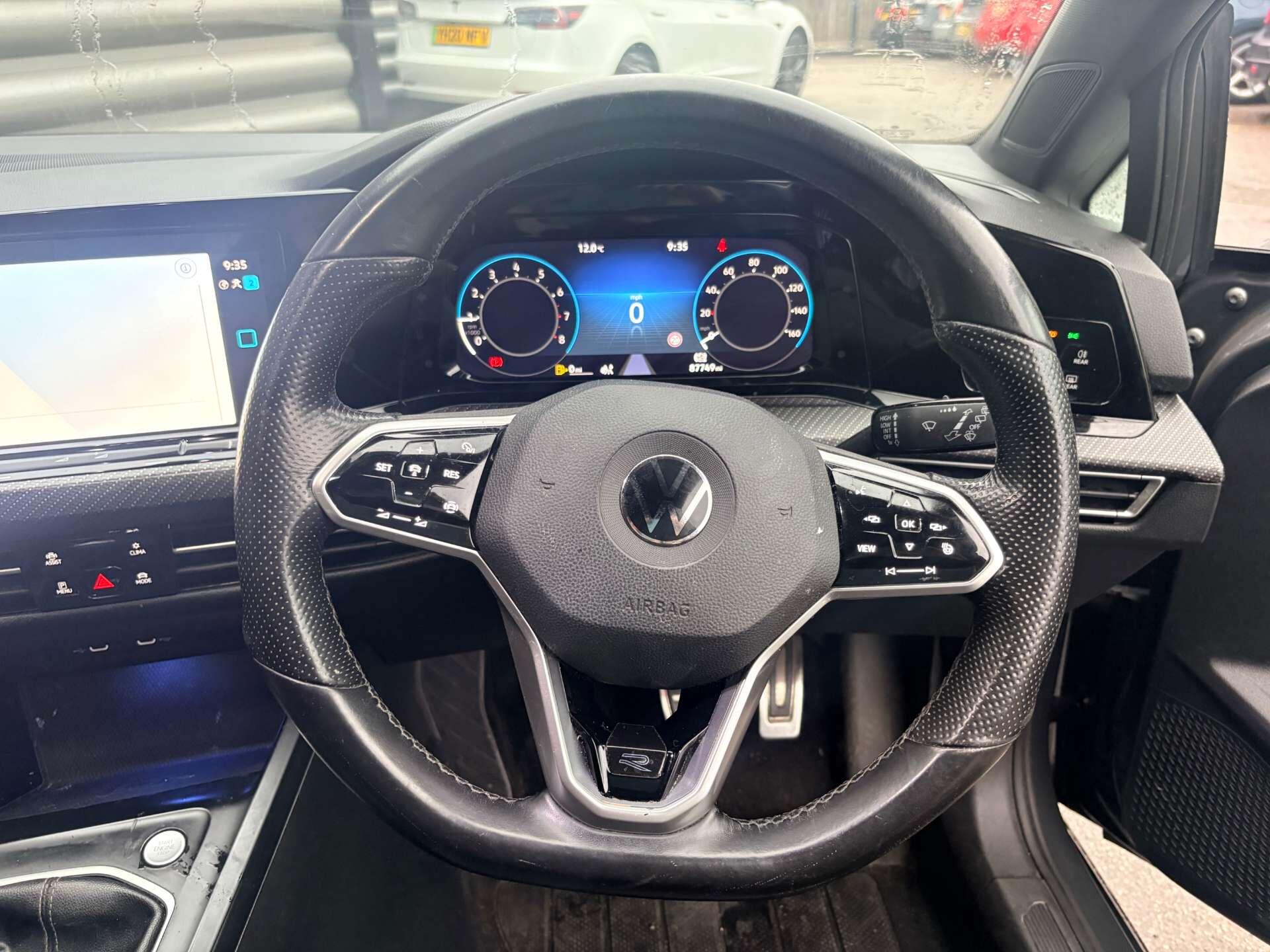 Volkswagen Golf view 9